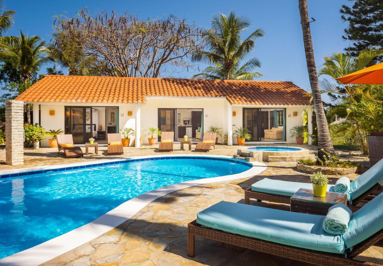 Garden By The Sea Bed & Breakfast Sosua Exterior photo