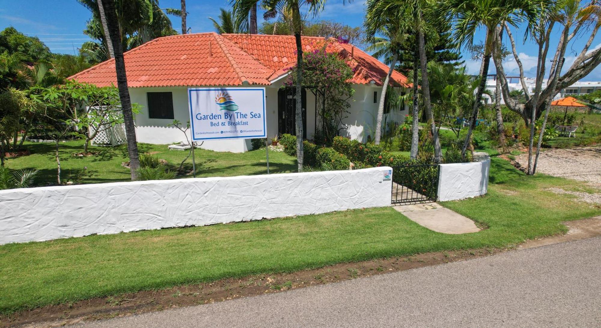 Garden By The Sea Bed & Breakfast Sosua Exterior photo